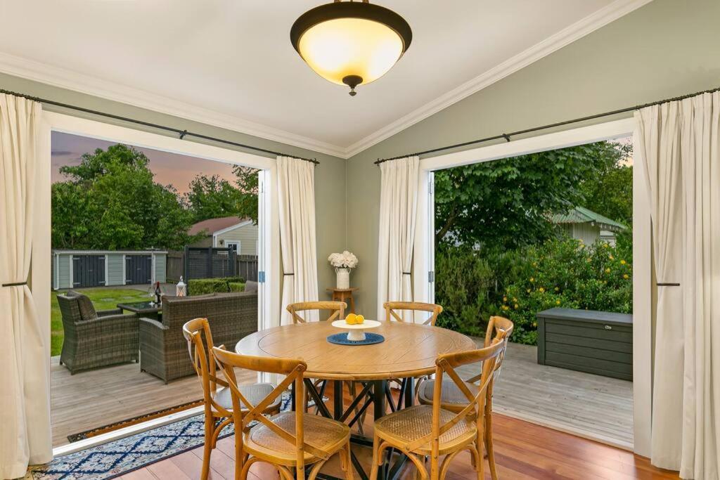 Historic Charm In Greytown - Cosy Kowhai Cottage المظهر الخارجي الصورة